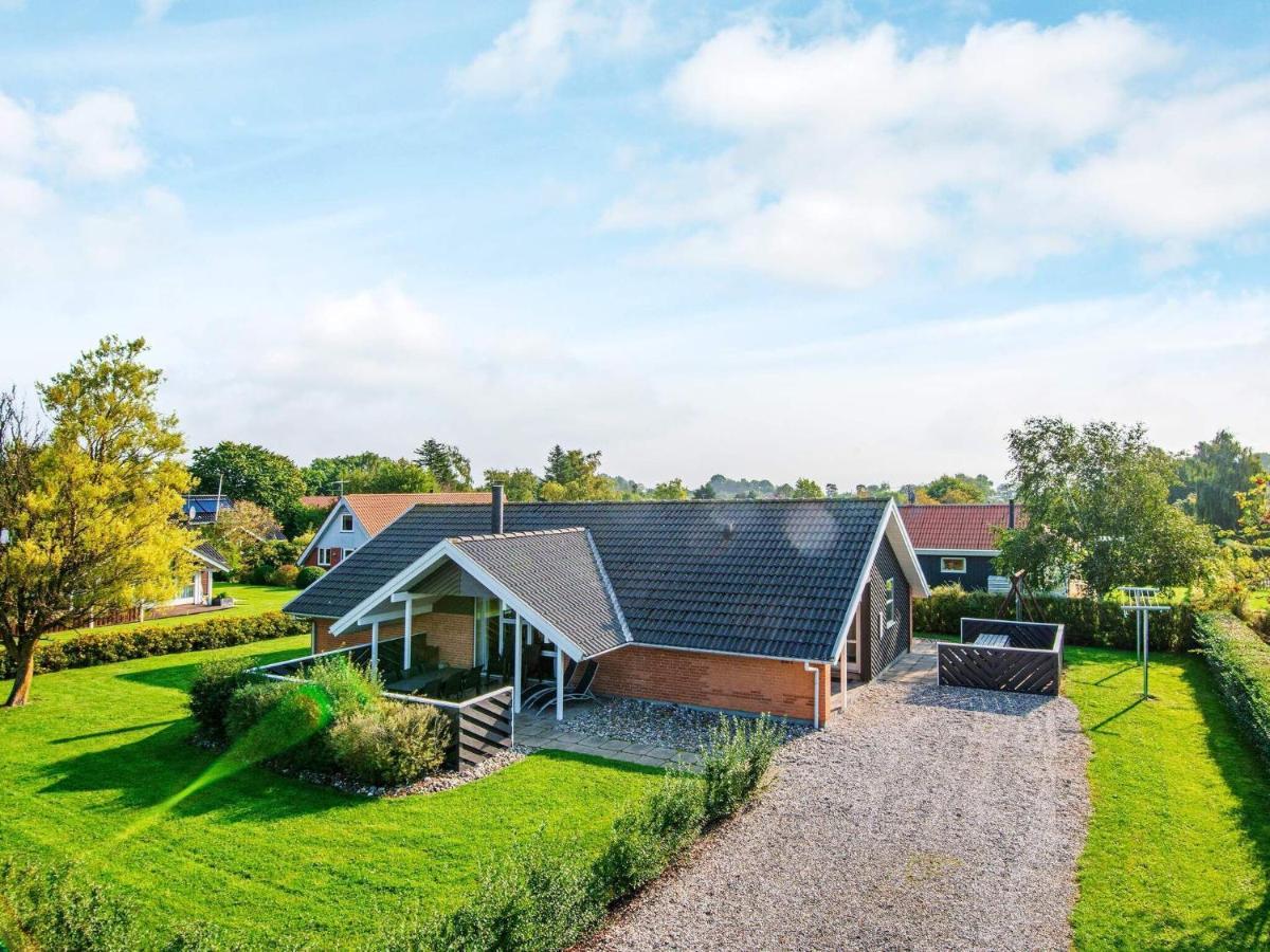 10 Person Holiday Home In Juelsminde Sonderby  Zewnętrze zdjęcie