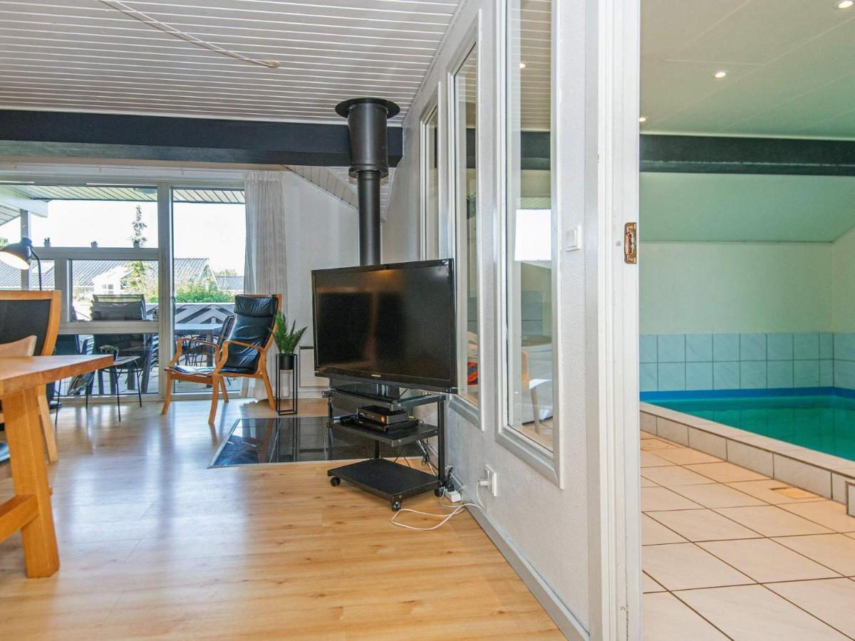 10 Person Holiday Home In Juelsminde Sonderby  Zewnętrze zdjęcie