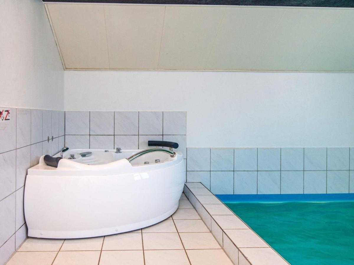 10 Person Holiday Home In Juelsminde Sonderby  Zewnętrze zdjęcie