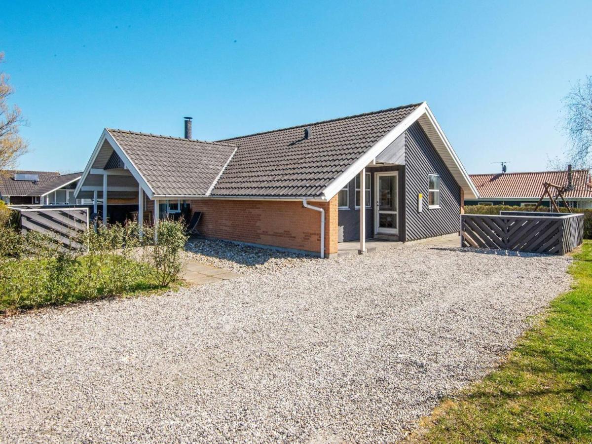 10 Person Holiday Home In Juelsminde Sonderby  Zewnętrze zdjęcie
