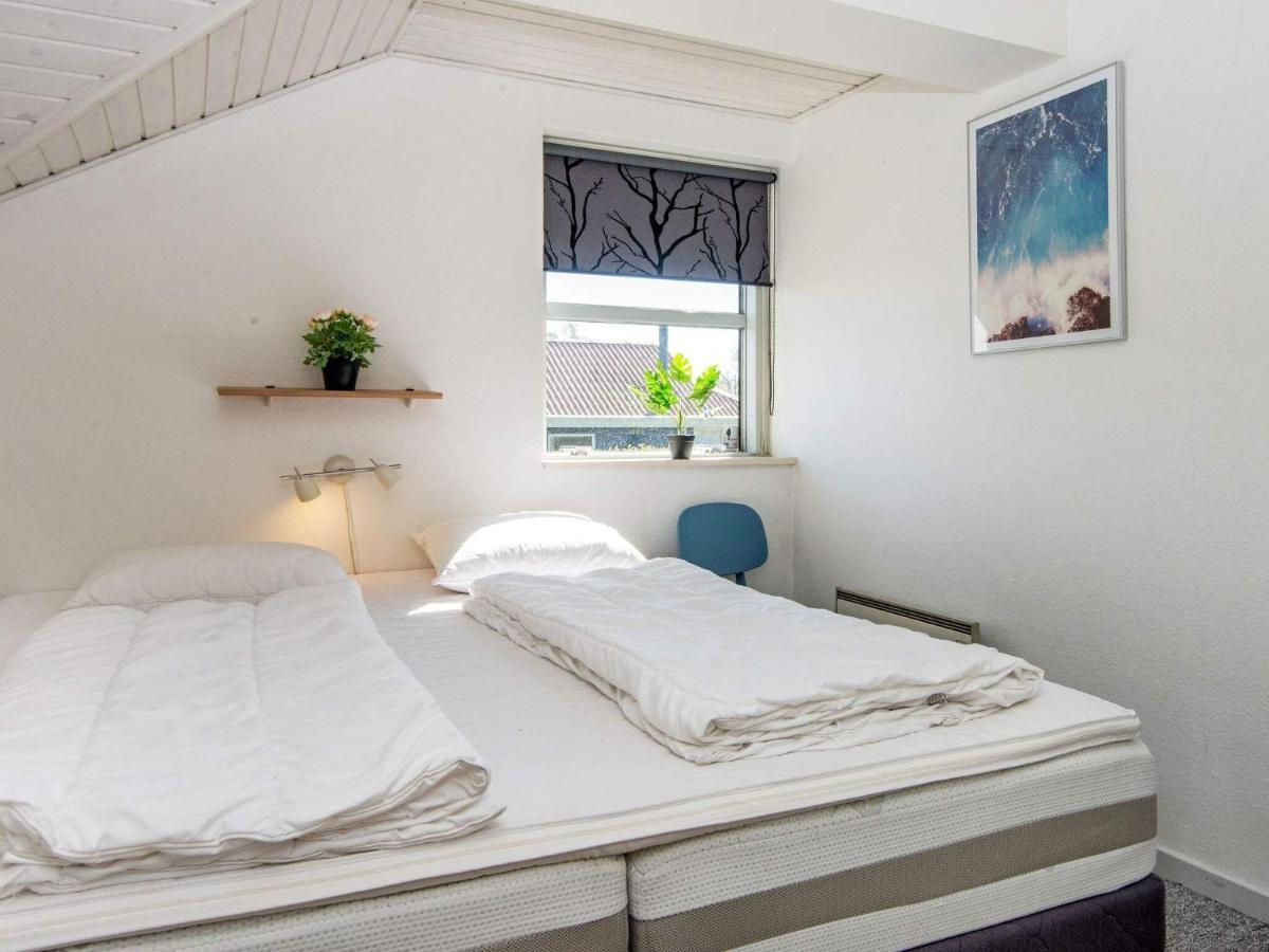 10 Person Holiday Home In Juelsminde Sonderby  Zewnętrze zdjęcie